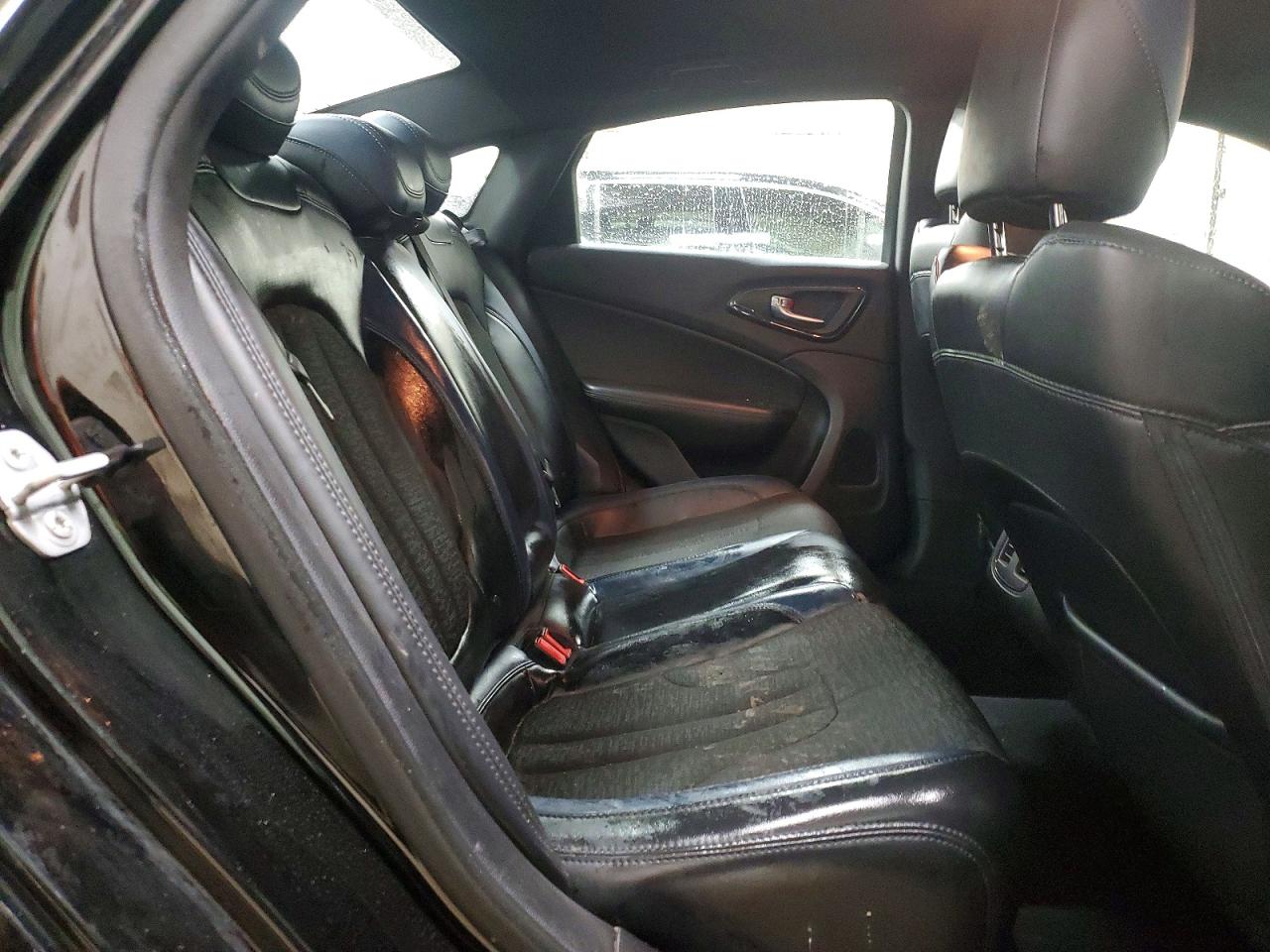 Chrysler 200 S