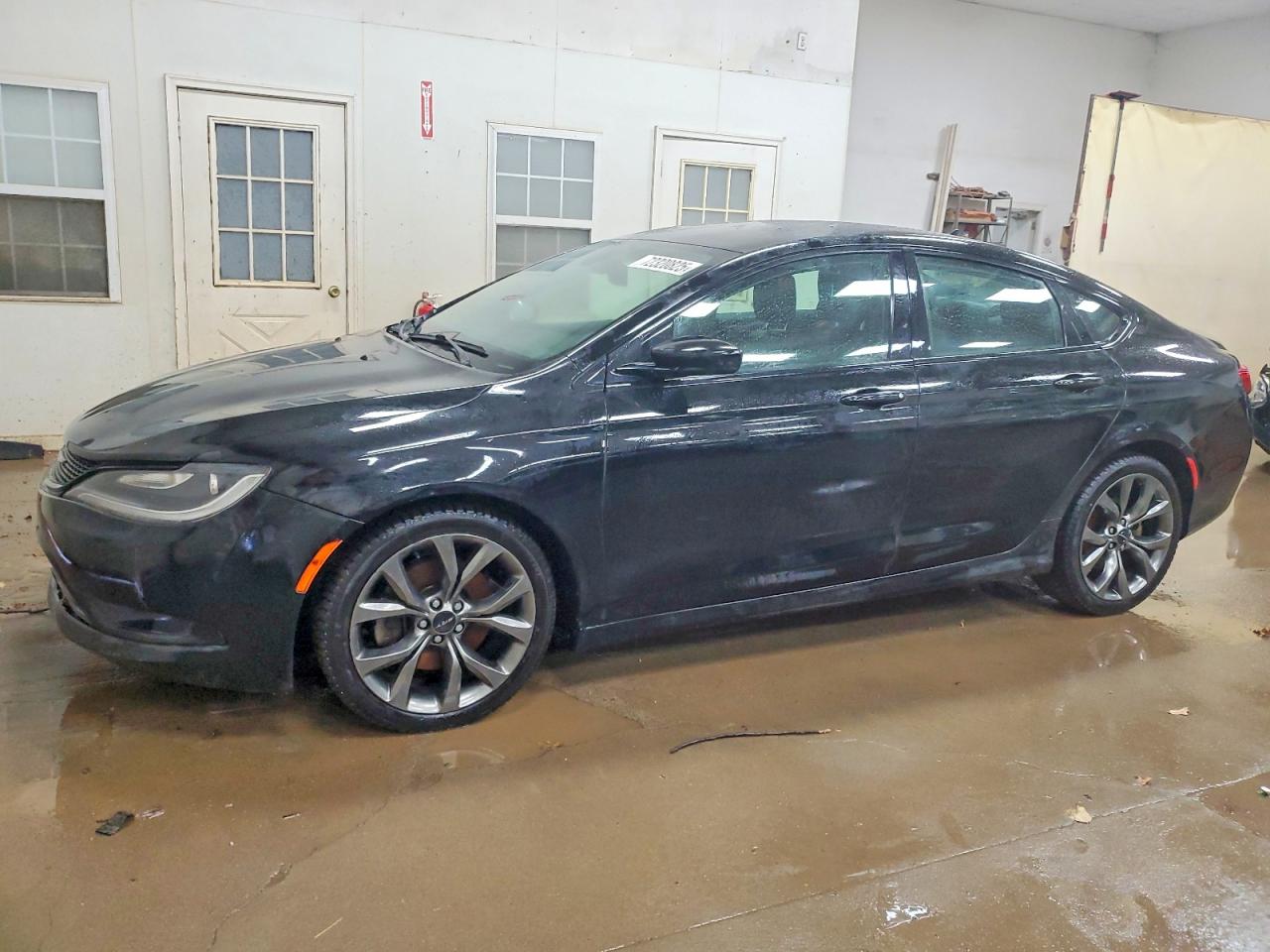 Salvage Chrysler 200 Image