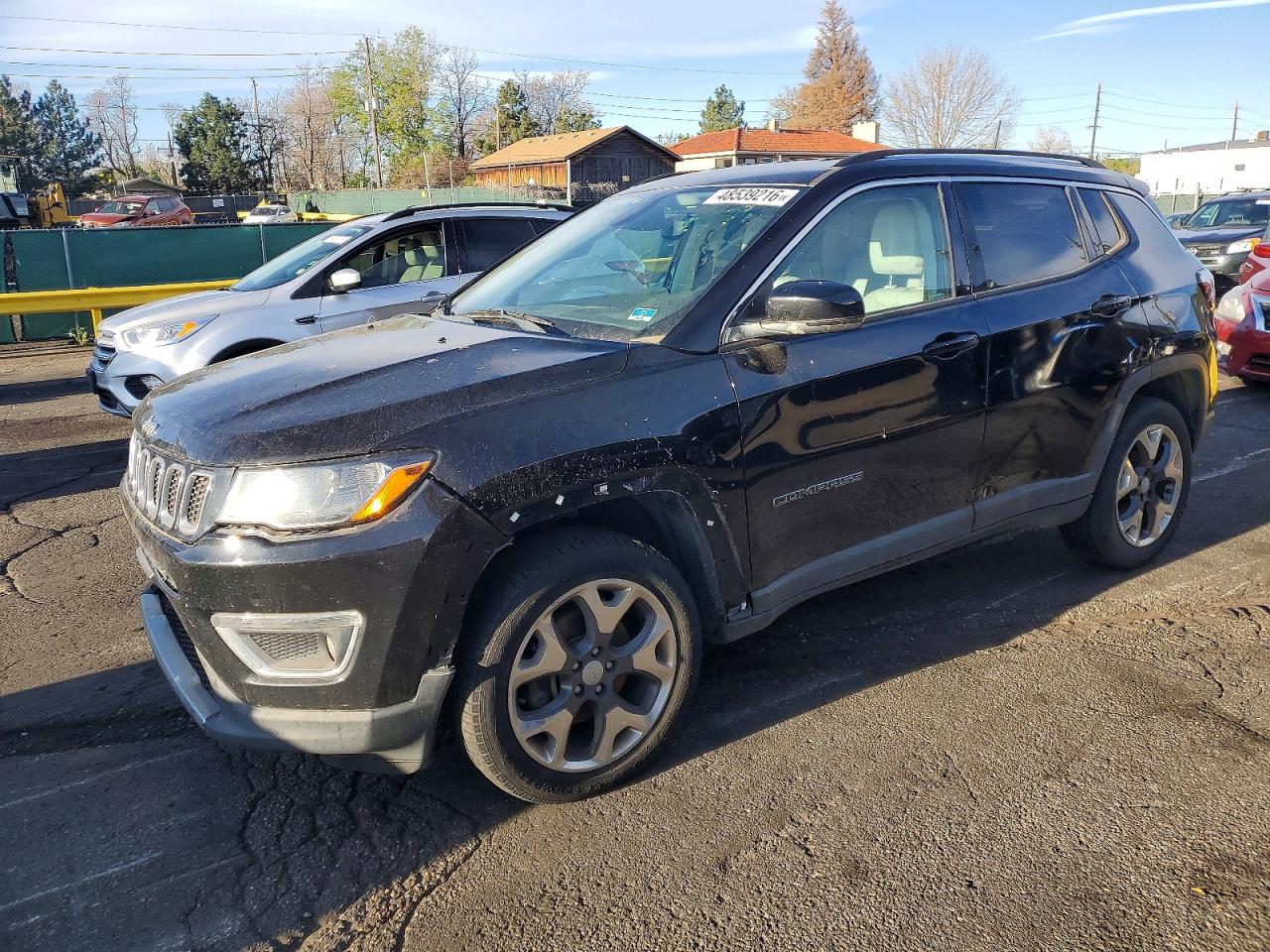 Salvage Jeep Compass Image