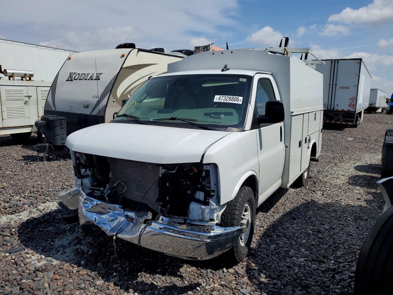 Salvage GMC Savana Image