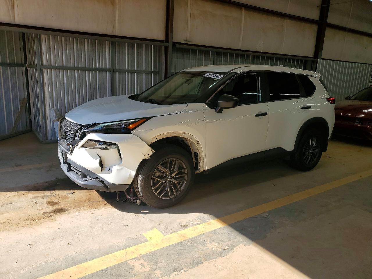 Salvage Nissan Rogue Image
