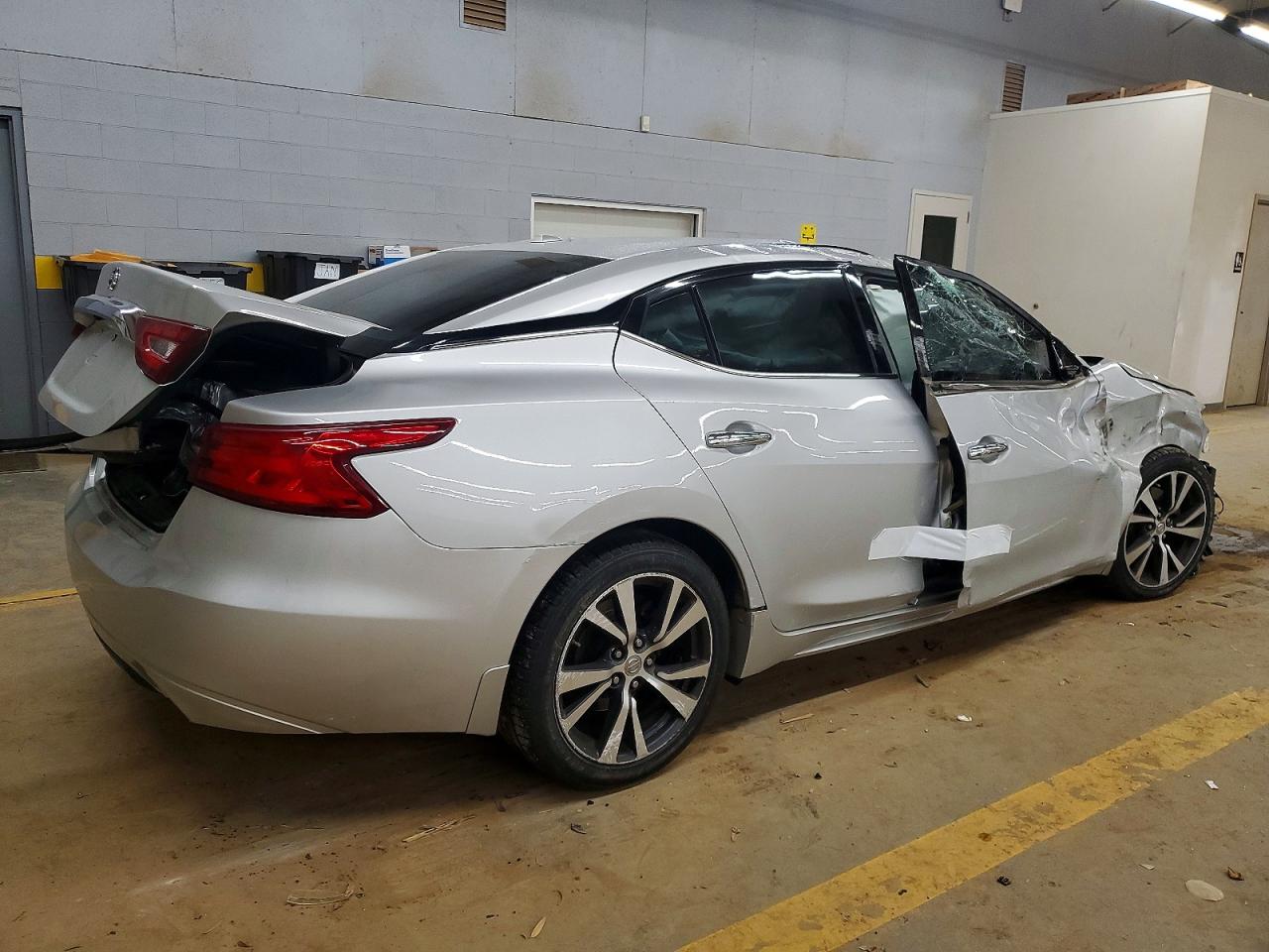 Nissan Maxima 3.5s