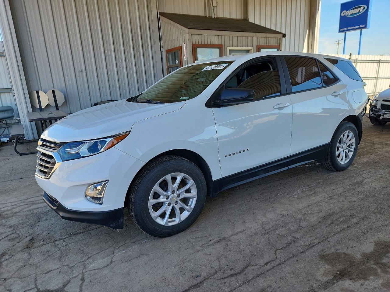 Salvage Chevrolet Equinox Image
