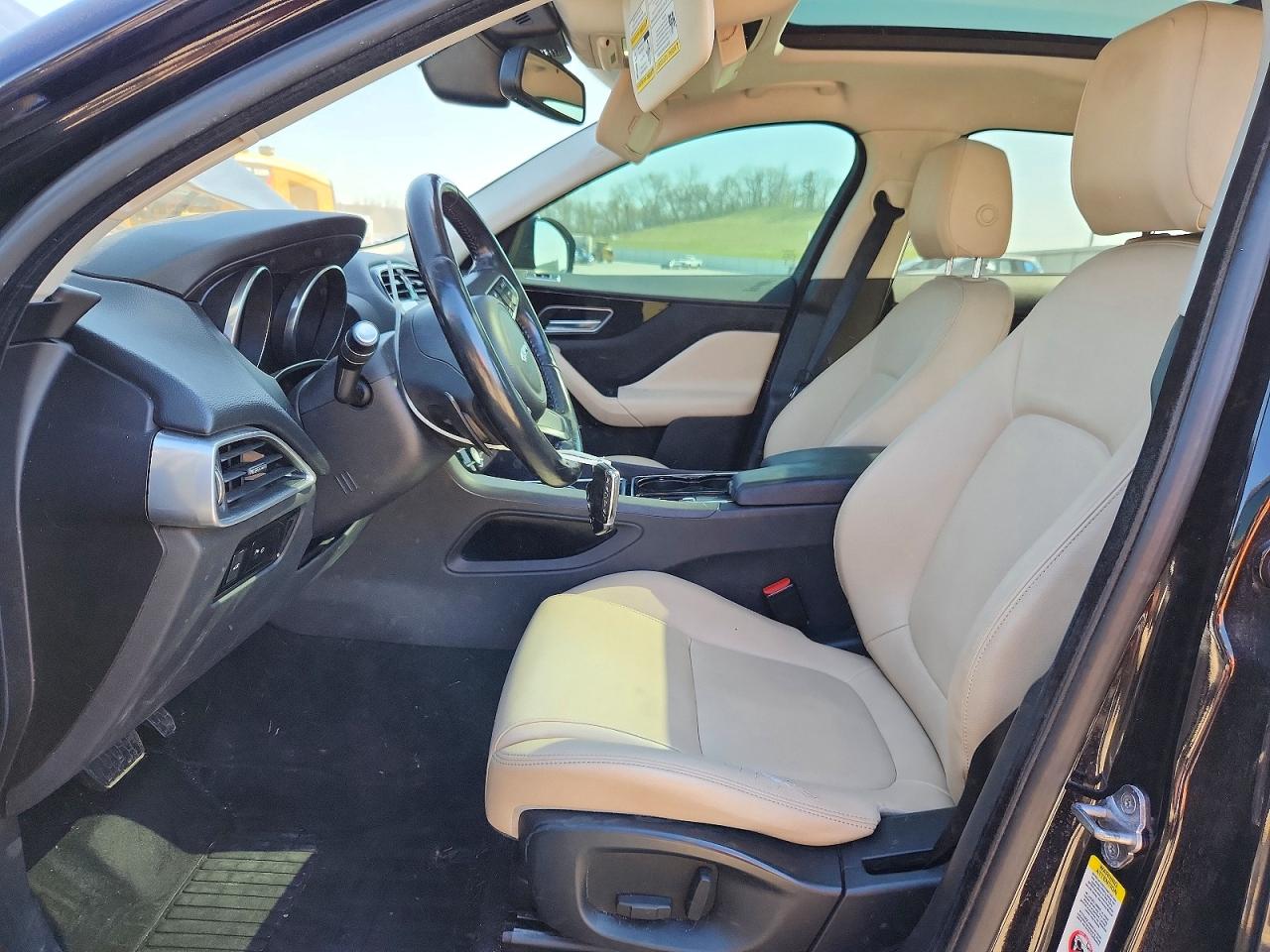 Jaguar F-PACE Premium