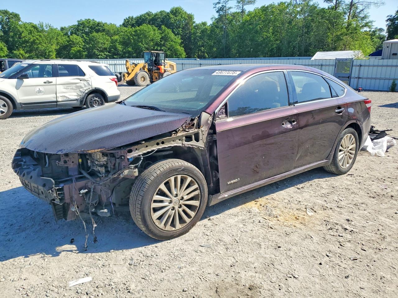 Salvage Toyota Avalon Image