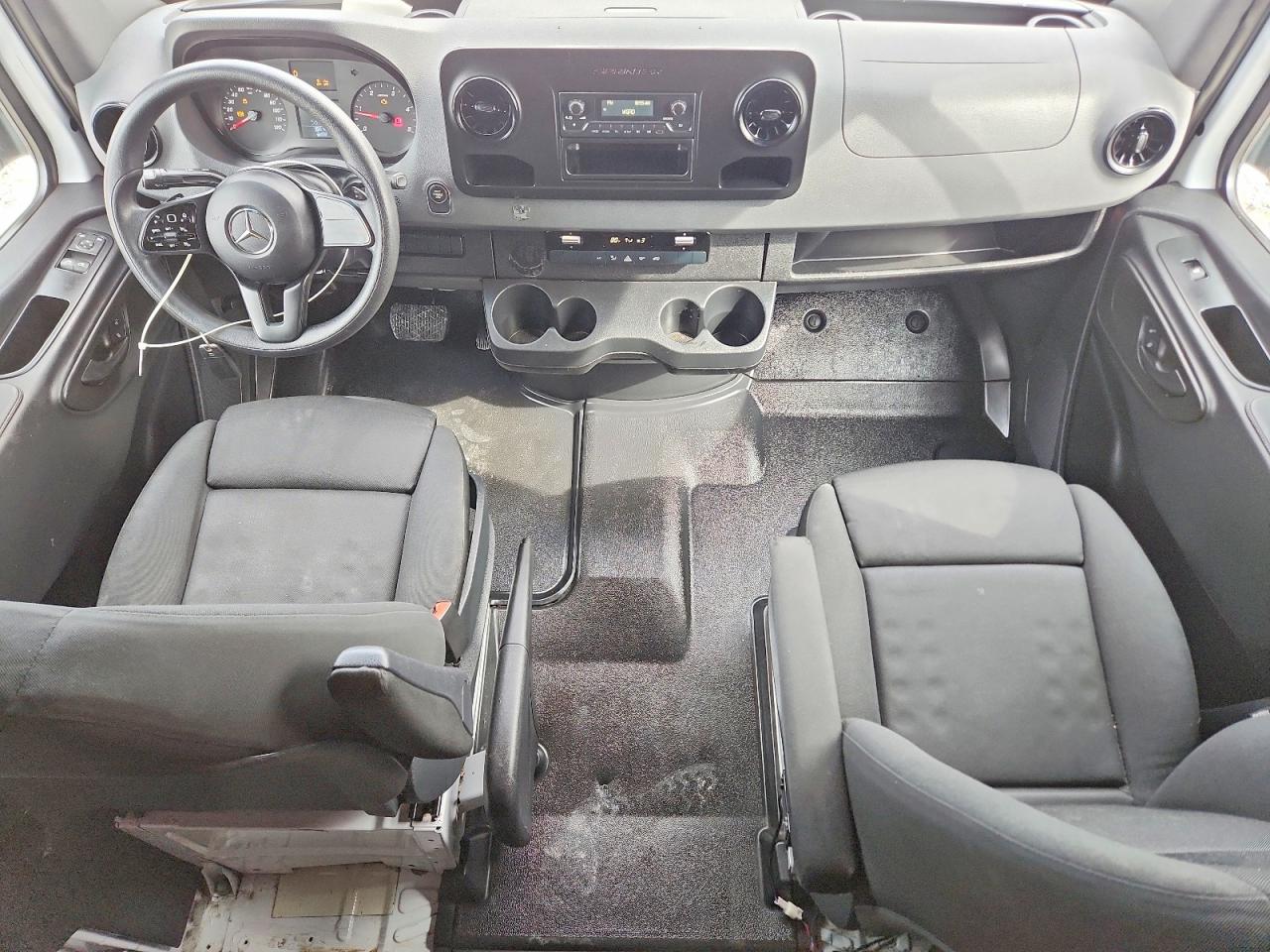 Mercedes-Benz Sprinter 2500