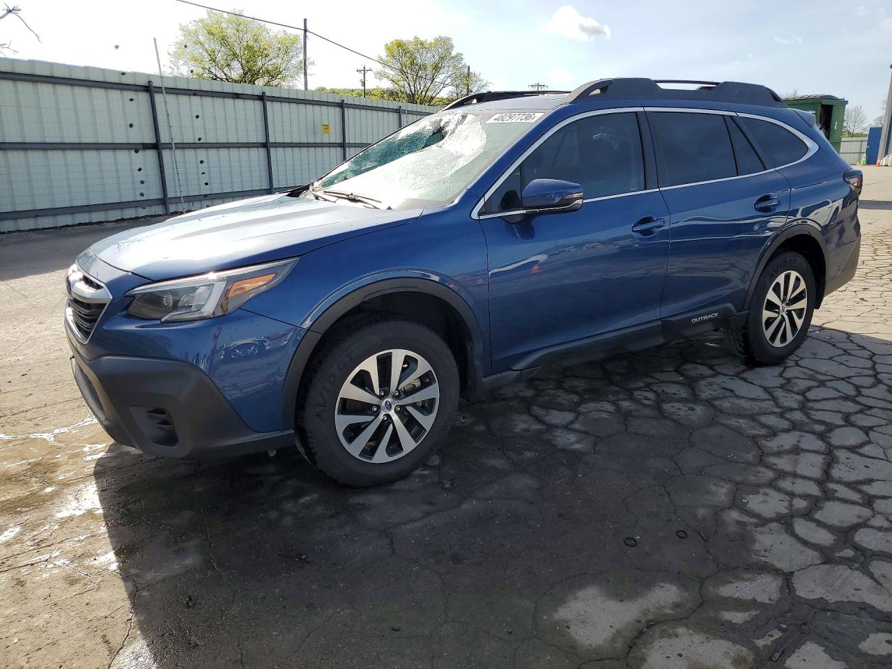 Salvage Subaru Outback Image