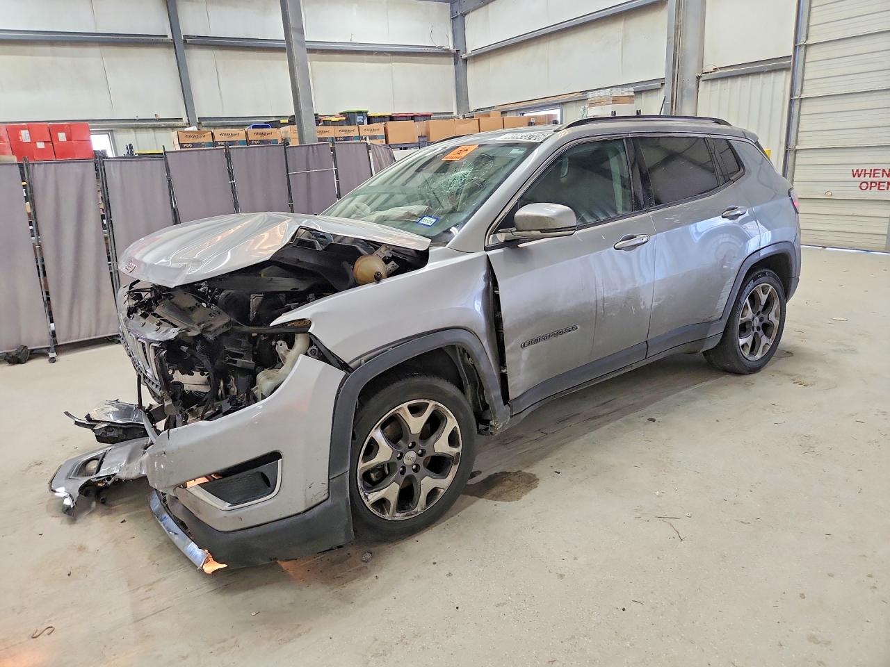 Salvage Jeep Compass Image