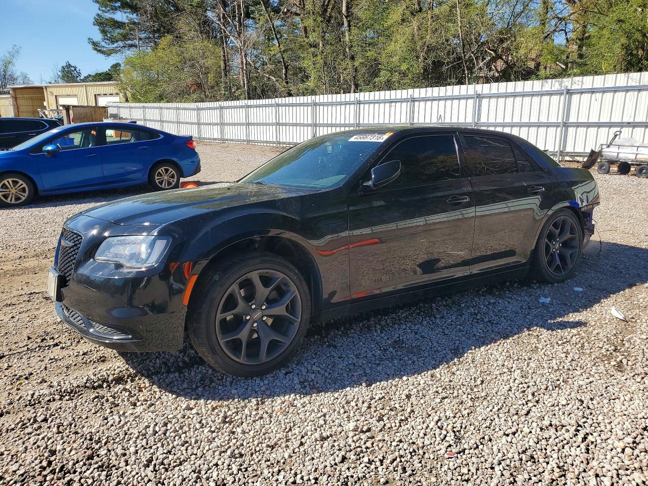 Salvage Chrysler 300 Image