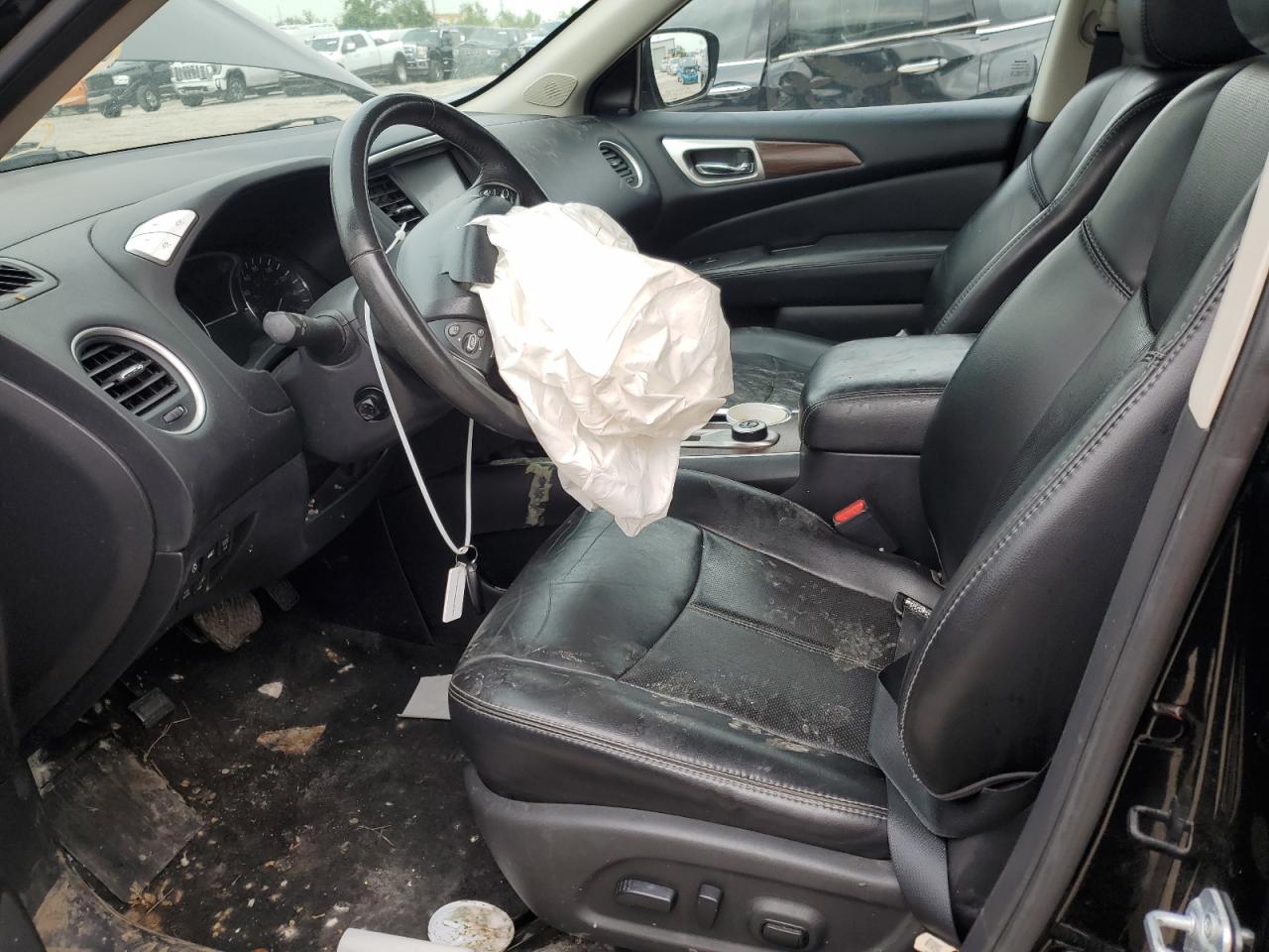 Nissan Pathfinder S