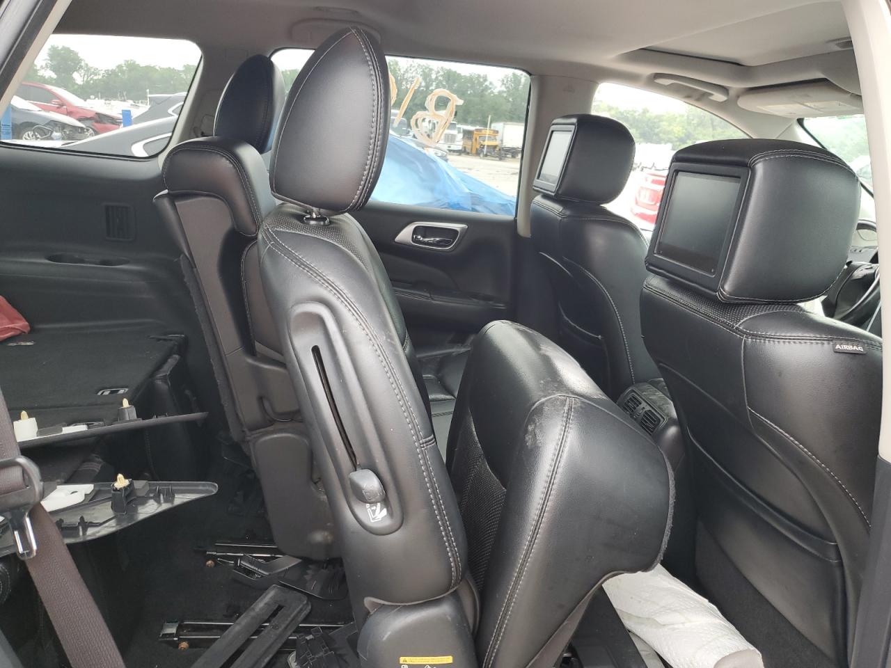 Nissan Pathfinder S