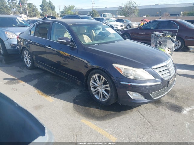 Salvage Hyundai Genesis Image