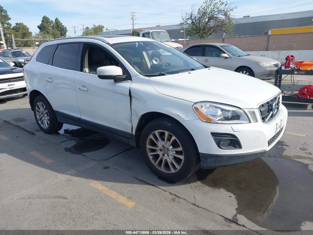 Salvage Volvo XC60 Image