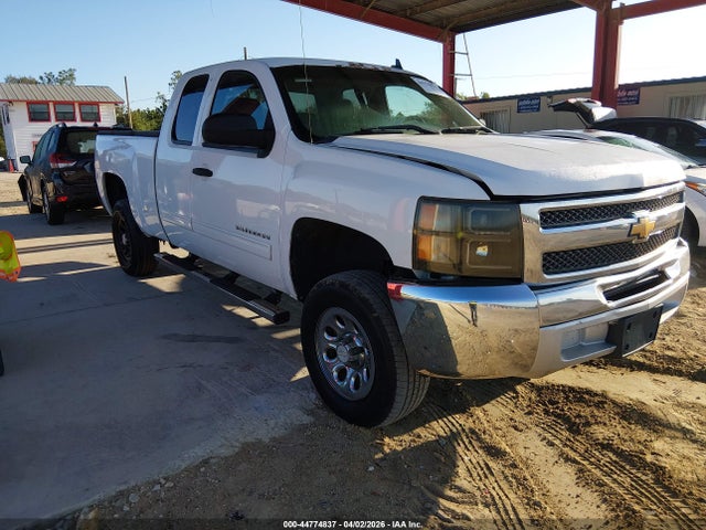 Salvage Chevrolet Silverado 1500 Image