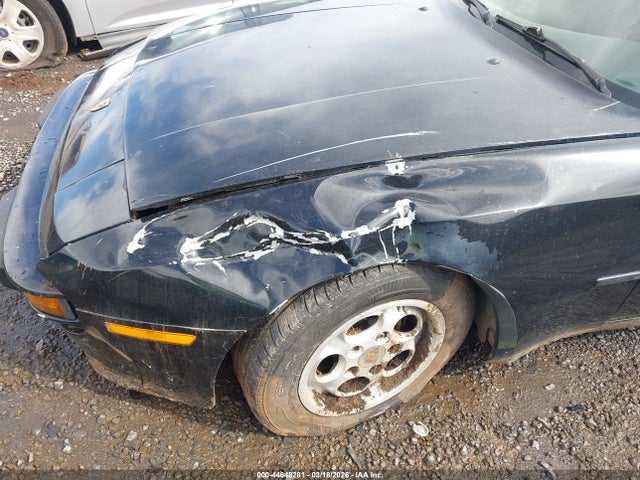 Porsche 944