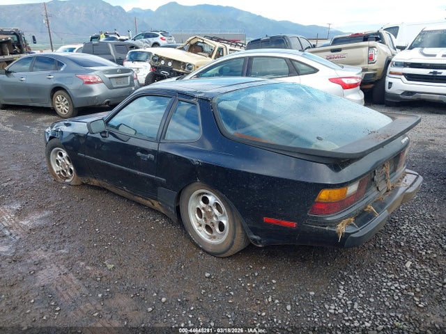 Porsche 944
