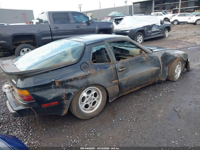 Porsche 944
