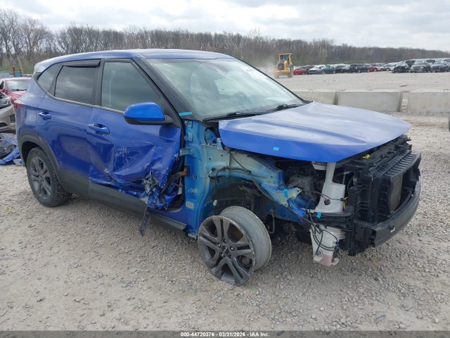 Salvage Kia Seltos Image