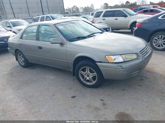 Salvage Toyota Camry Image