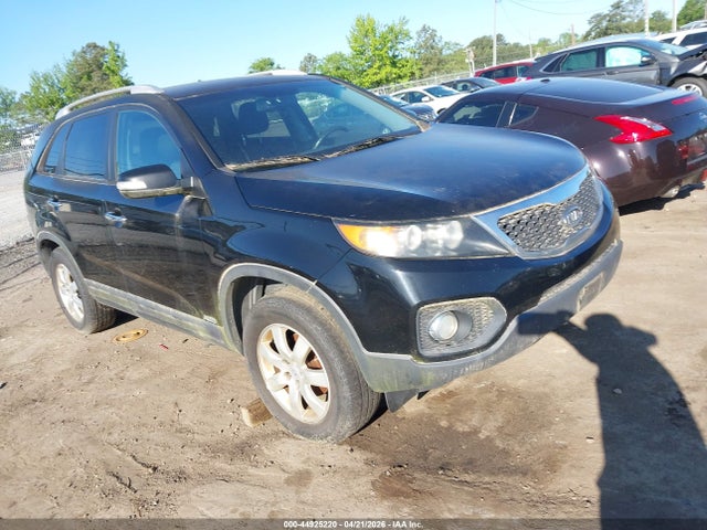 Salvage Kia Sorento Image