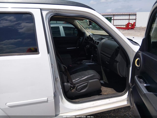 Dodge Nitro Sxt