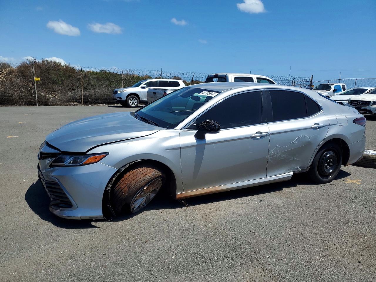 Salvage Toyota Camry Image