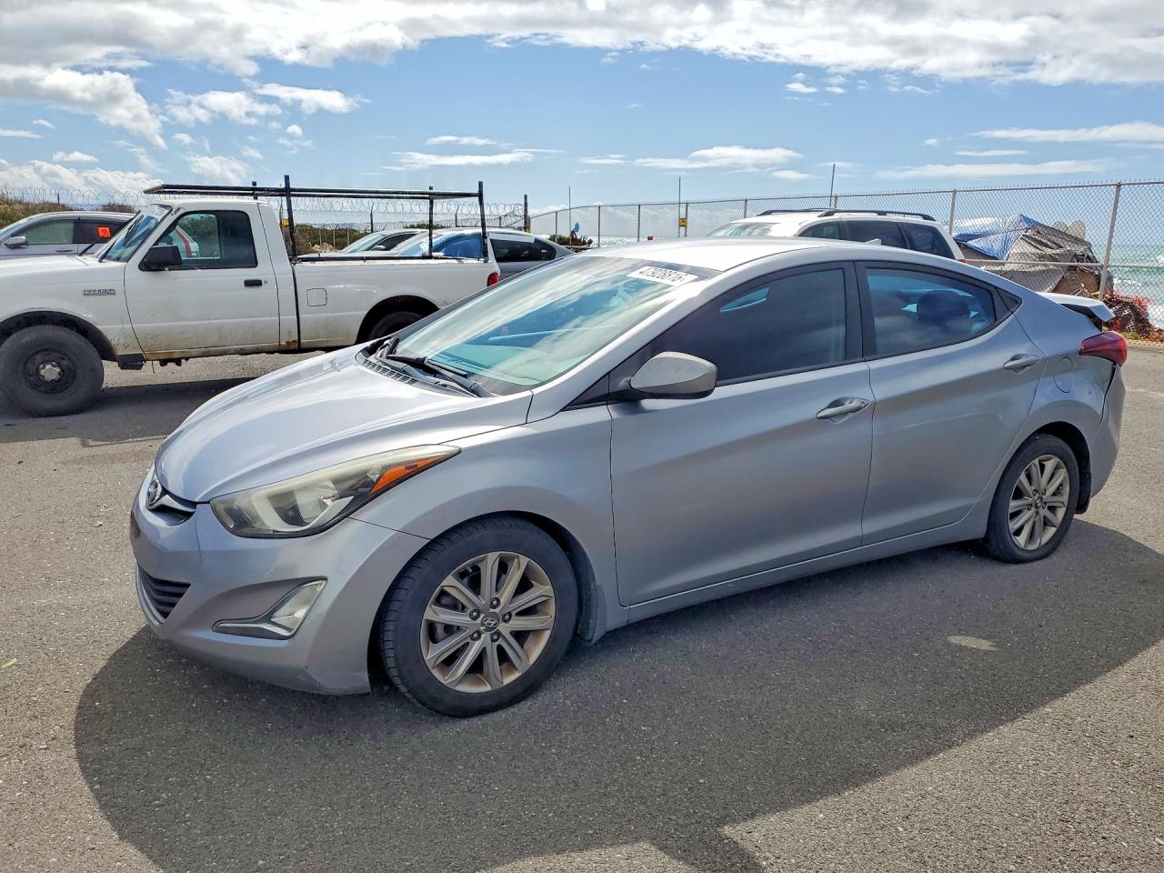 Salvage Hyundai ELANTRA Image