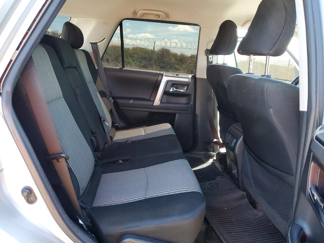 Toyota 4Runner Sr5