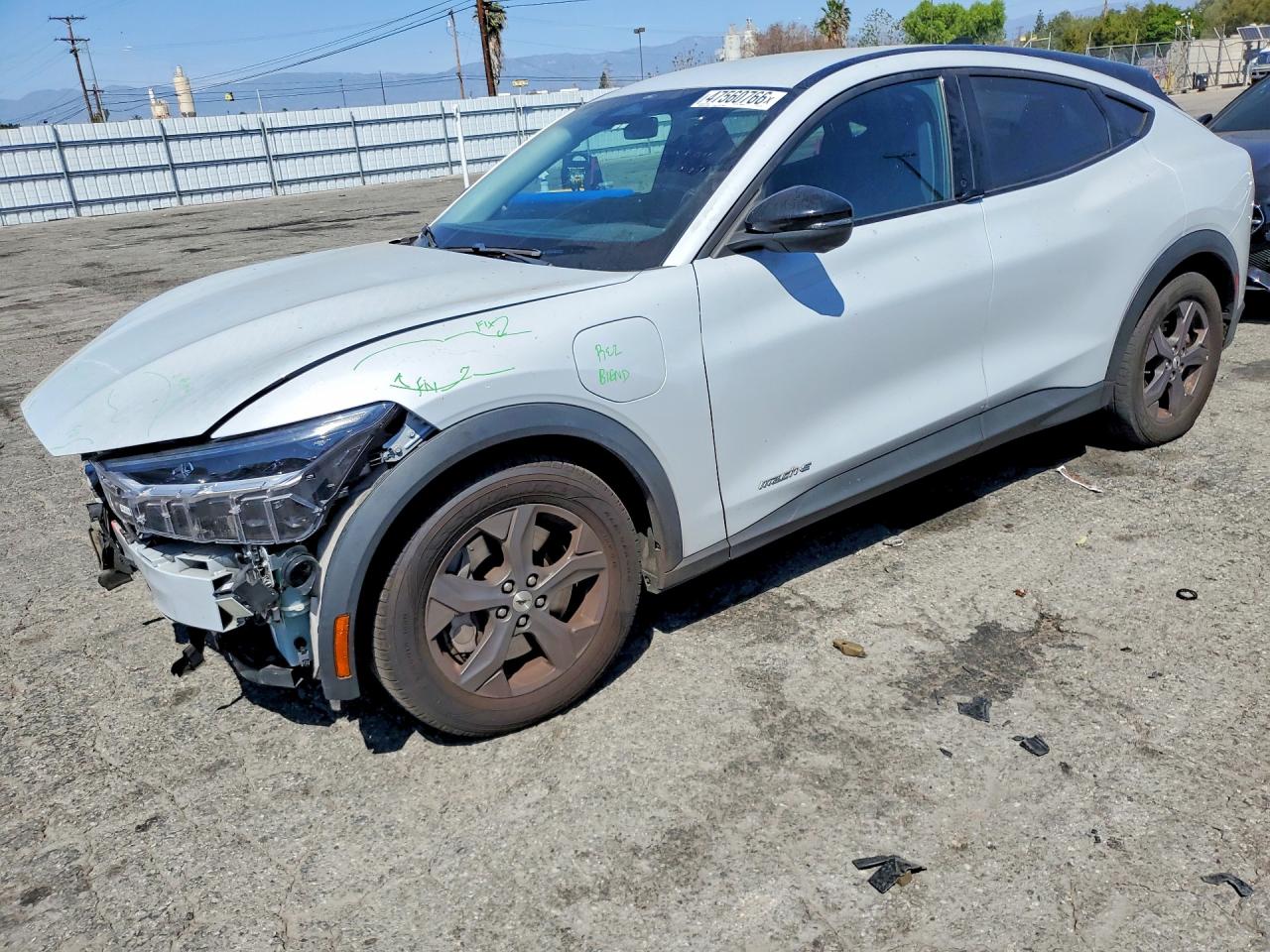 Salvage Ford Mustang Image