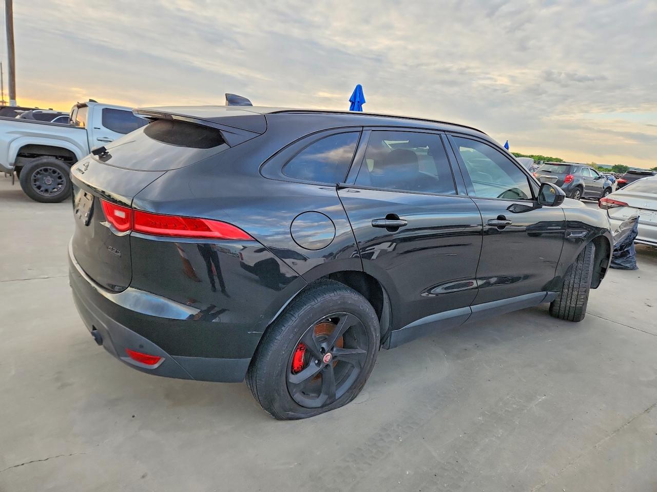 Jaguar F-PACE Premium