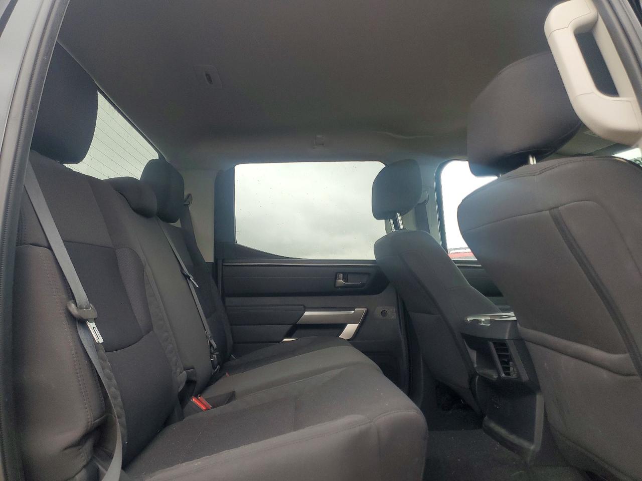 Toyota Tundra Crewmax Sr5