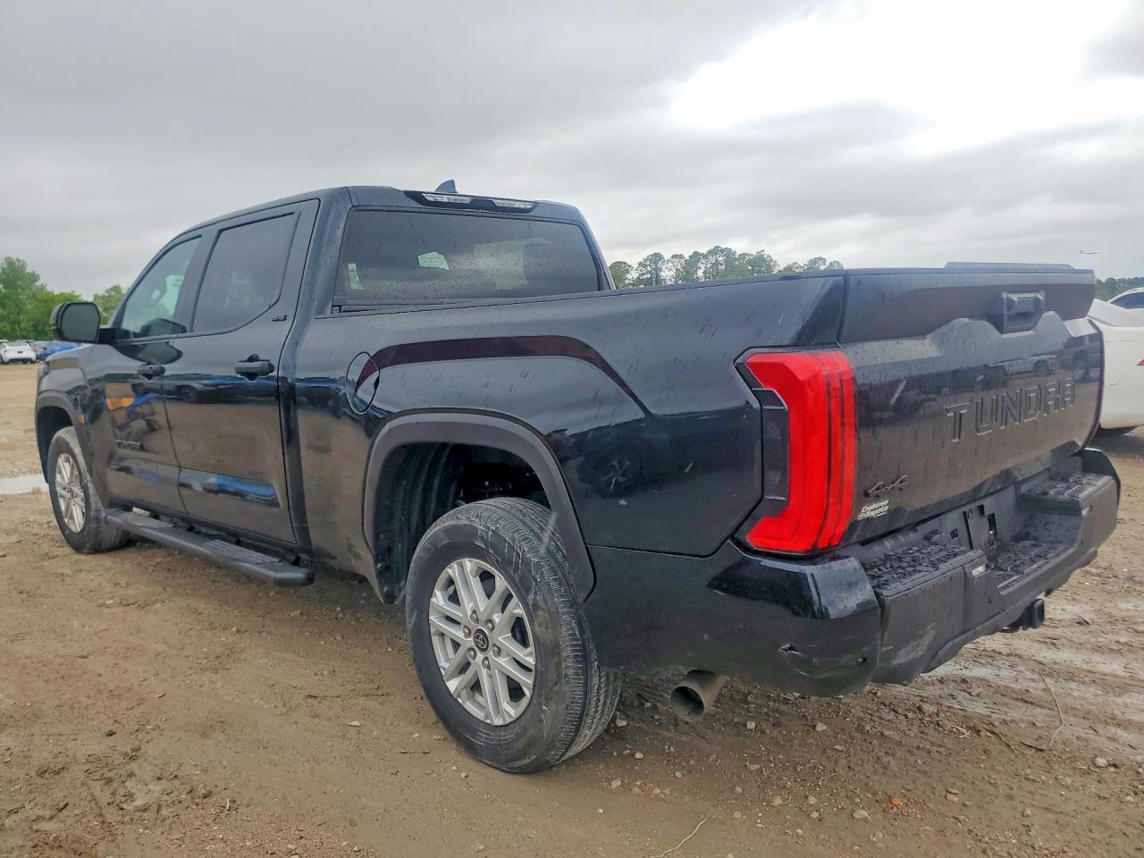 Toyota Tundra Crewmax Sr5