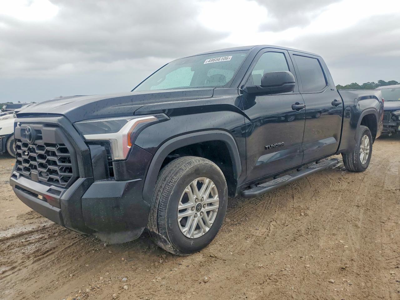 Salvage Toyota Tundra Image