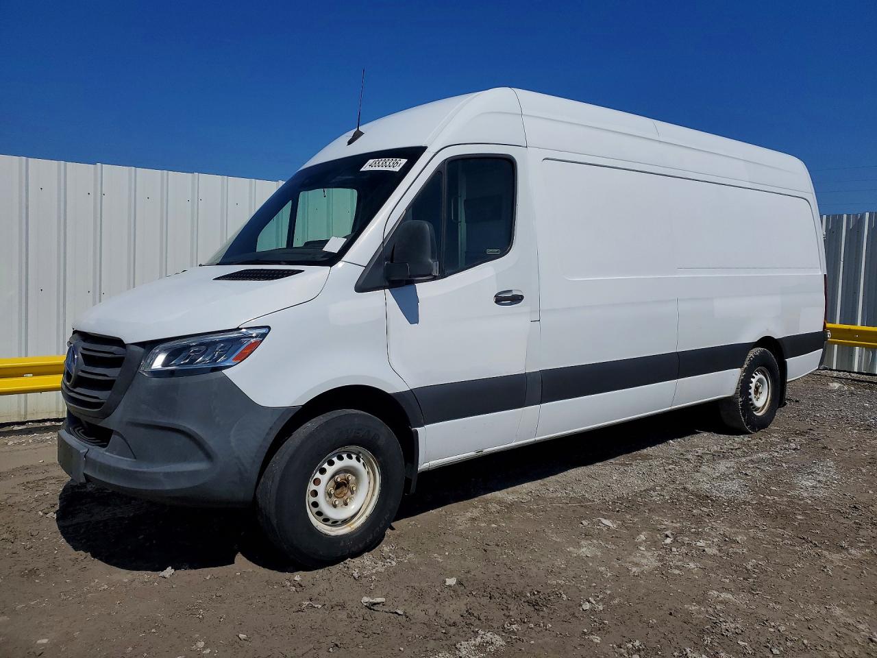 Salvage Mercedes-Benz Sprinter Image