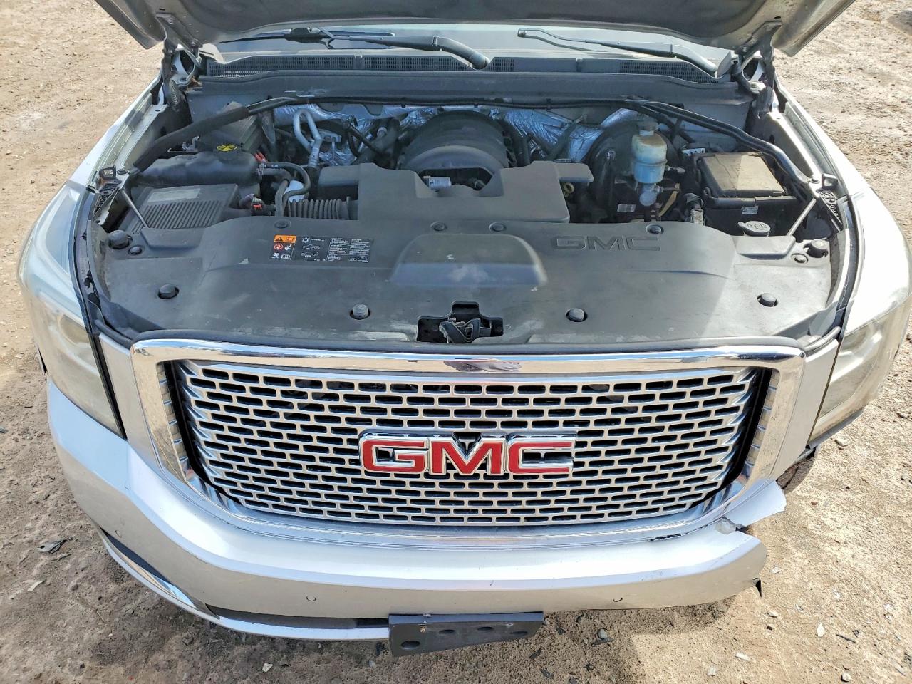 GMC Yukon Denali