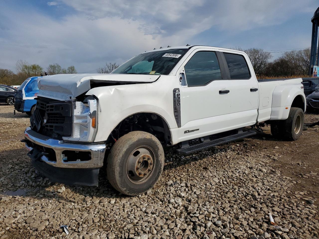 Salvage Ford F-350 Image