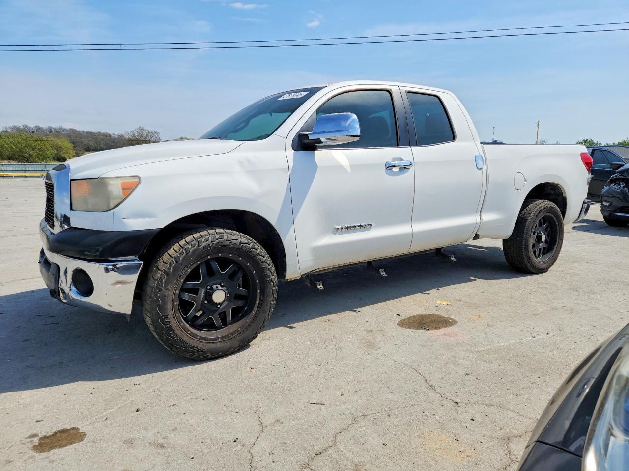 Salvage Toyota Tundra Image
