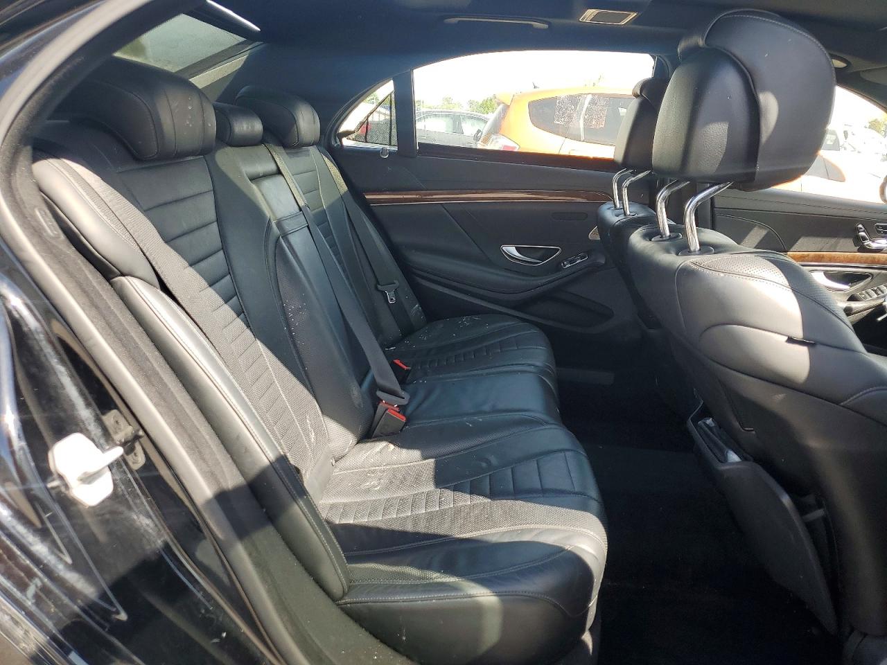 Mercedes-Benz S-Class 550
