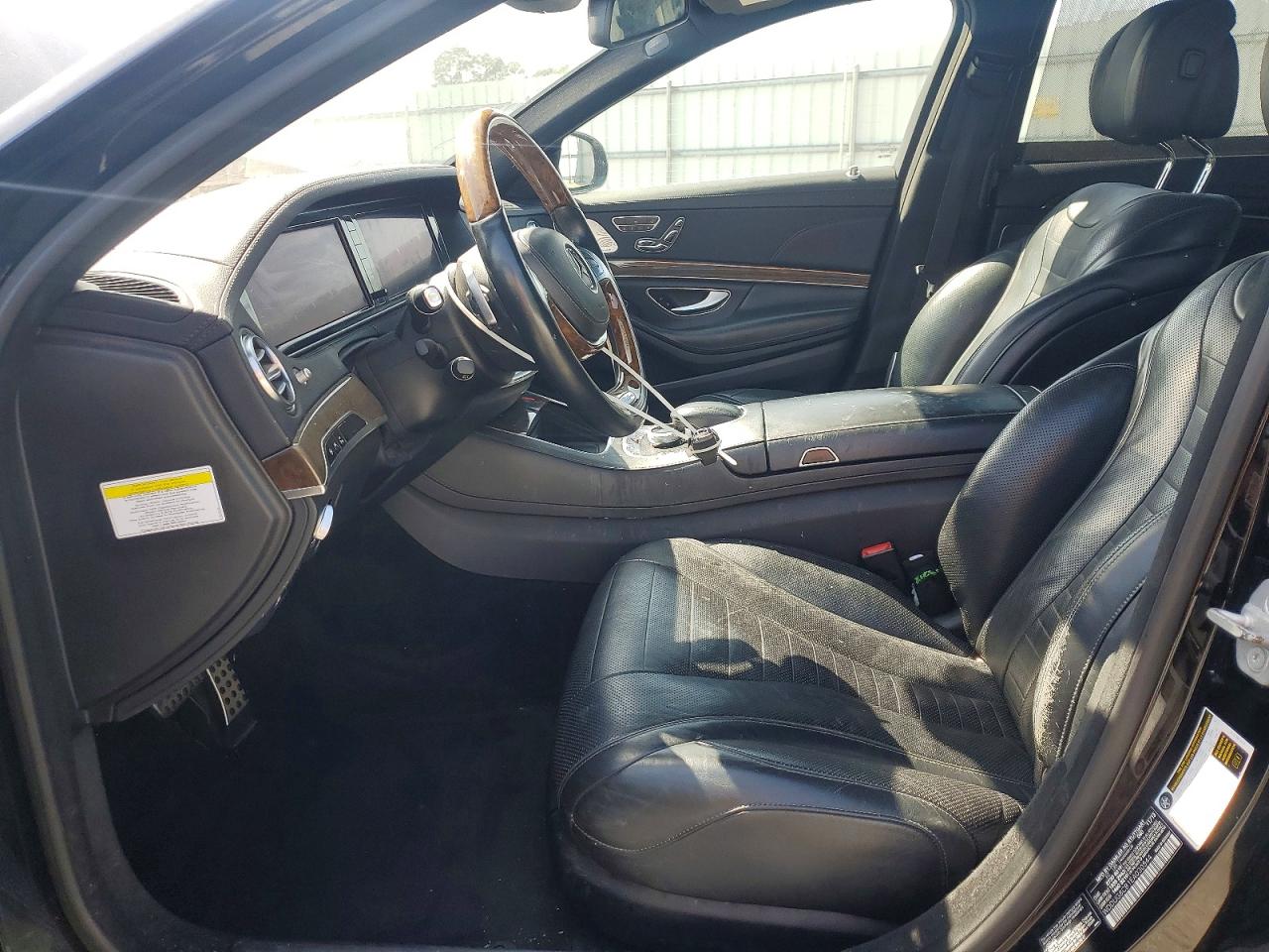 Mercedes-Benz S-Class 550