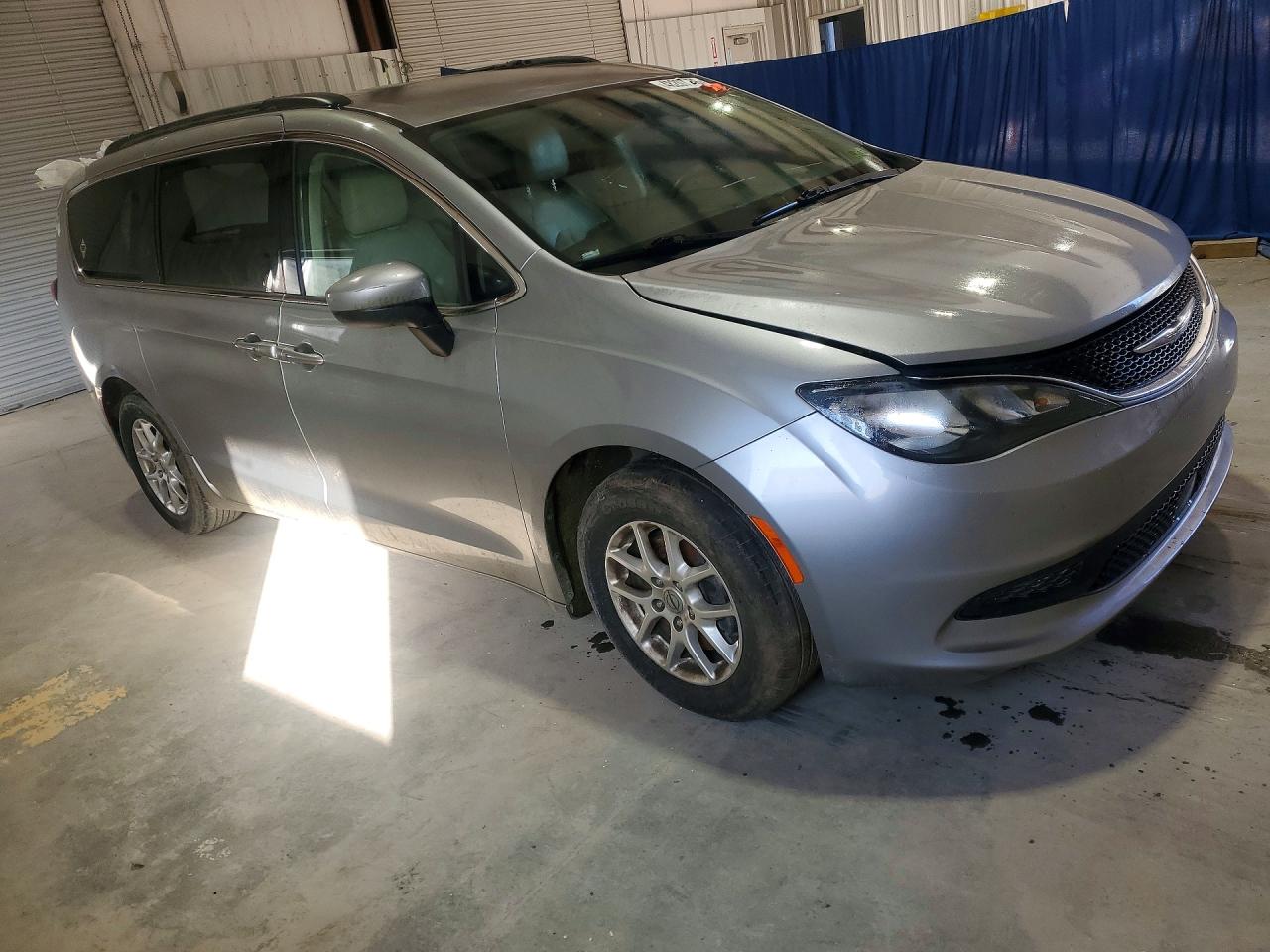 Chrysler Minivan Lxi