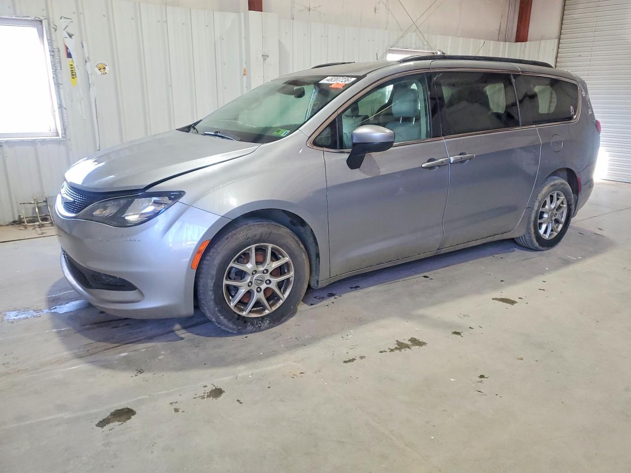 Salvage Chrysler Minivan Image