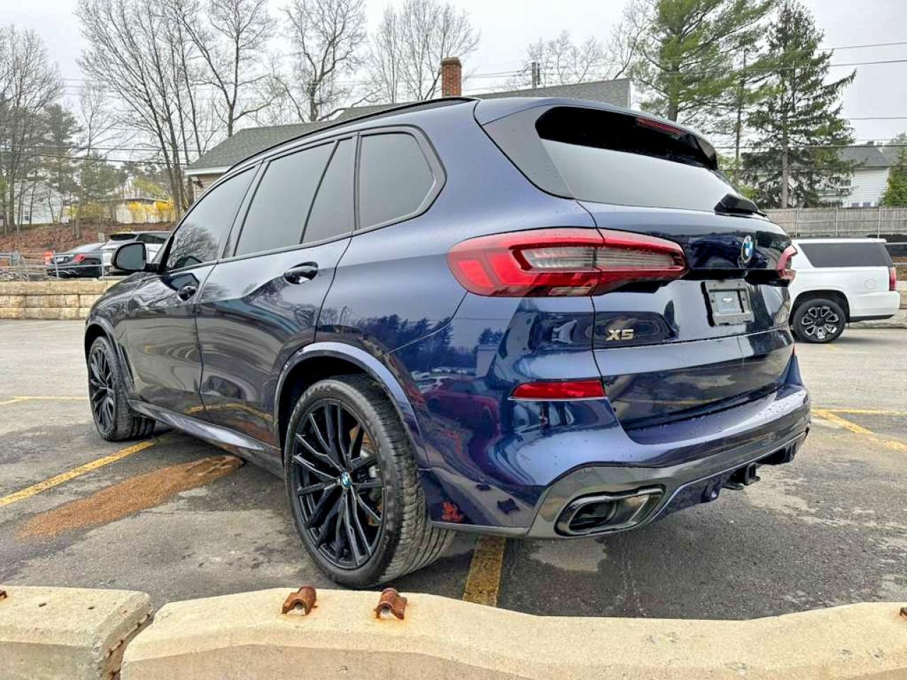 BMW X Series M50i