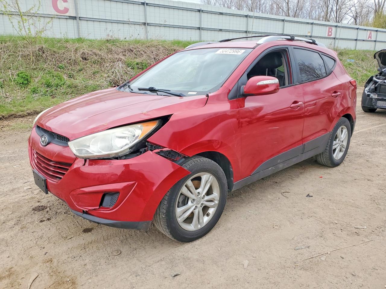 Salvage Hyundai TUCSON Image