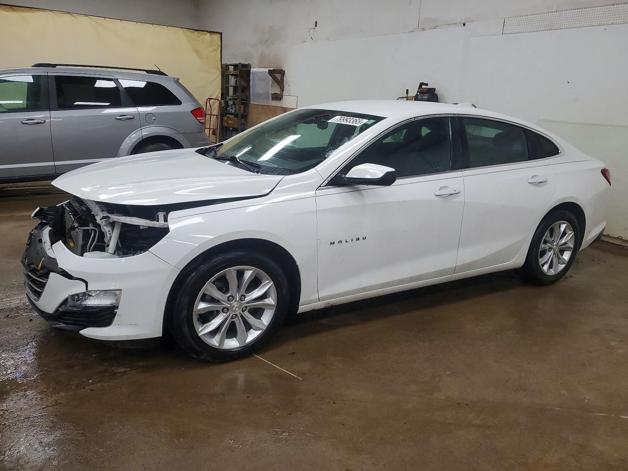 Salvage Chevrolet Malibu Image