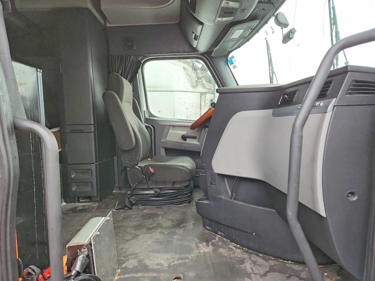Freightliner Cascadia 116
