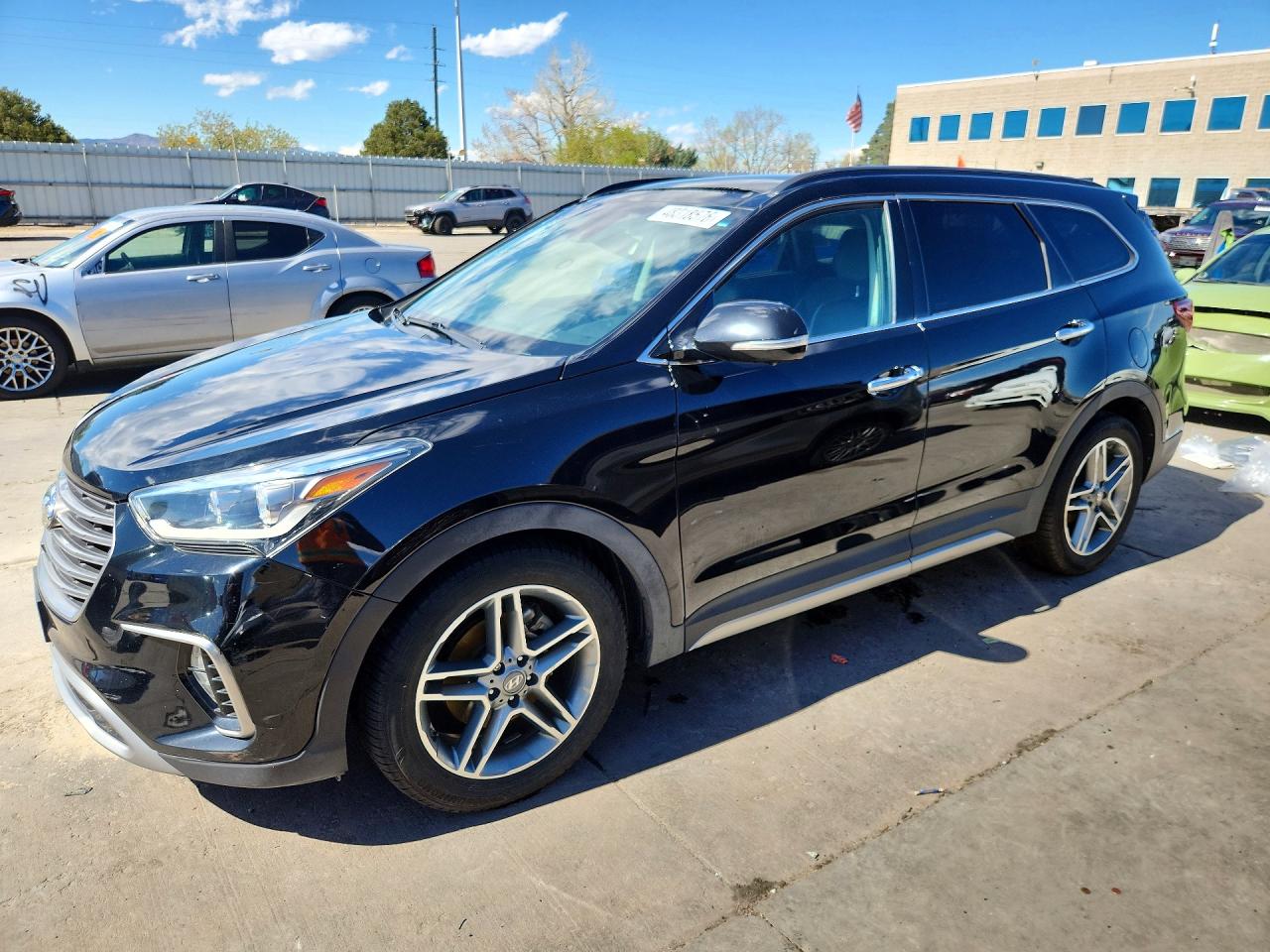 Salvage Hyundai SANTA FE Image
