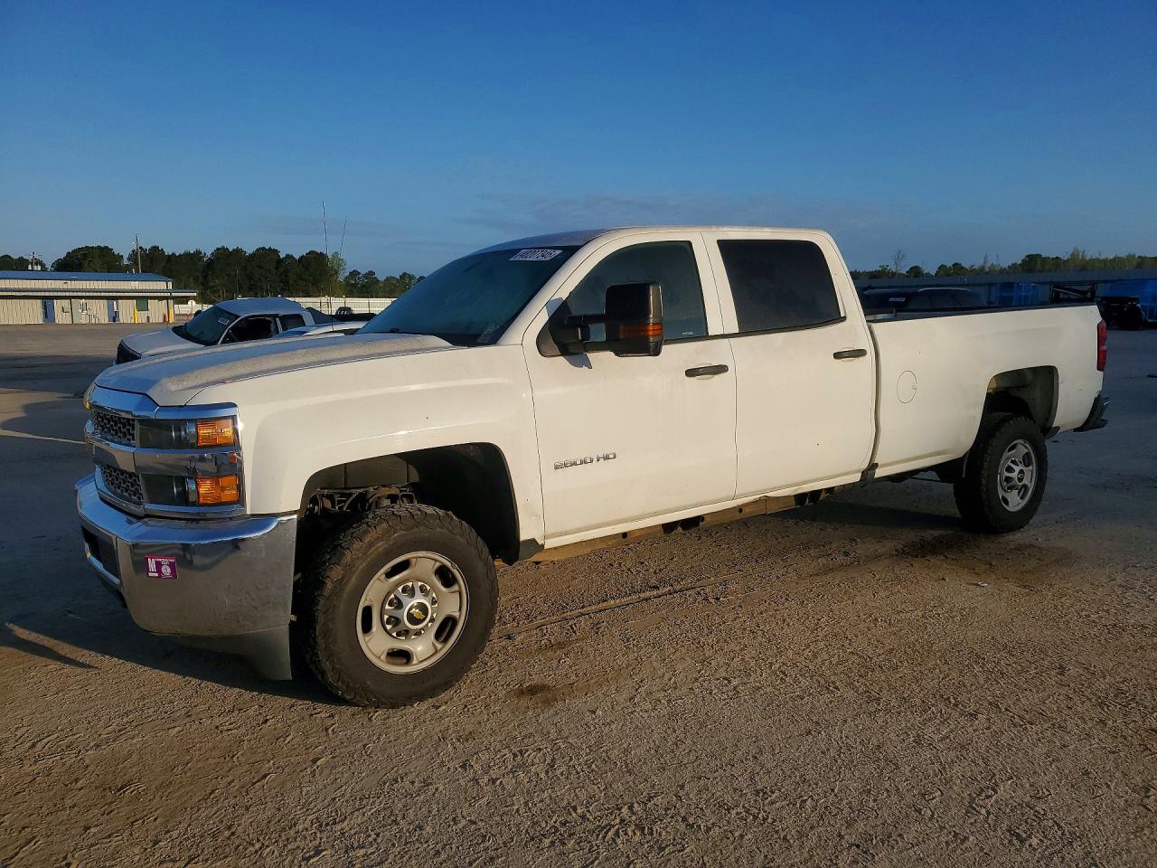 Salvage Chevrolet Silverado Image