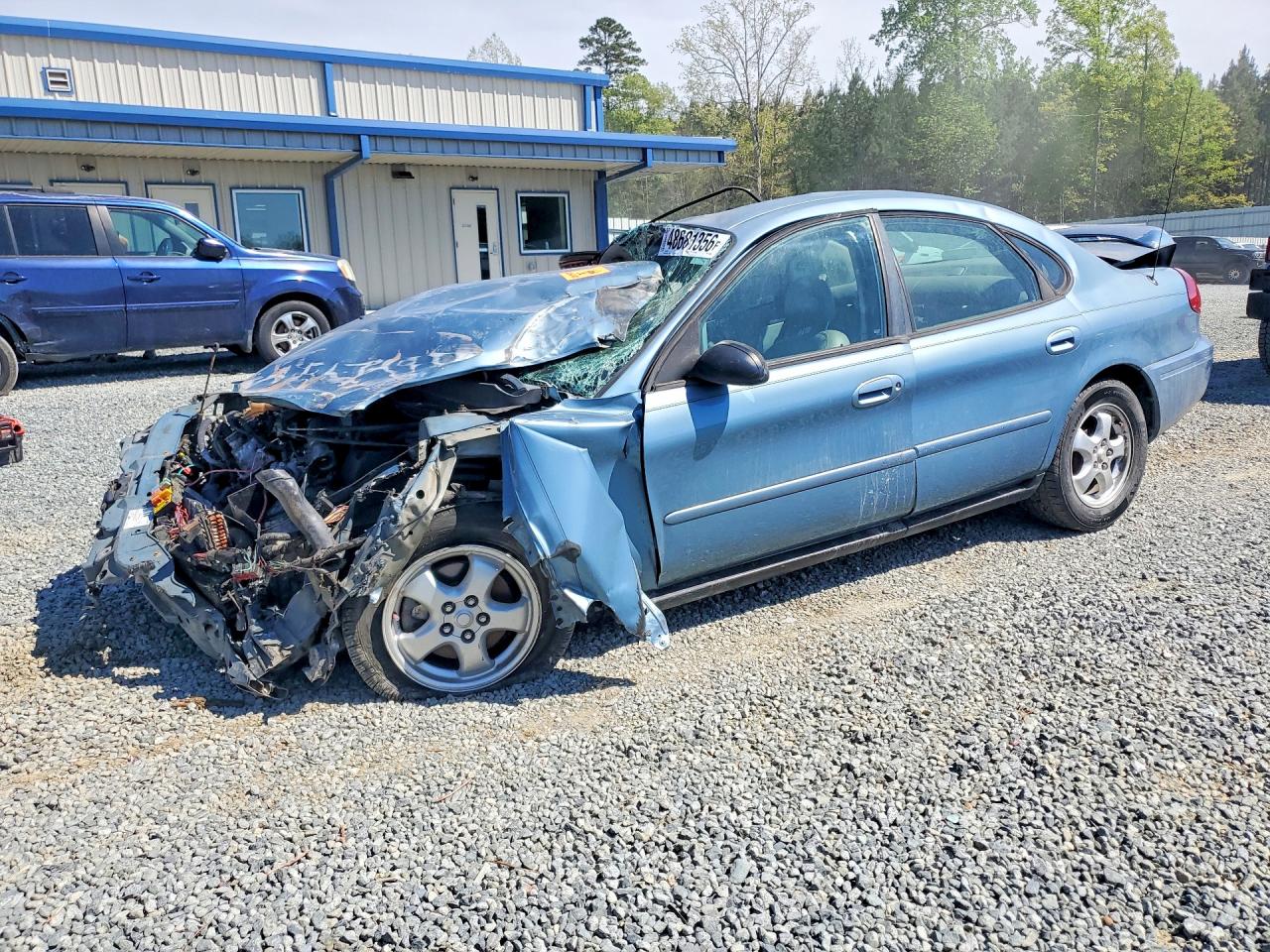 Salvage Ford Taurus Image