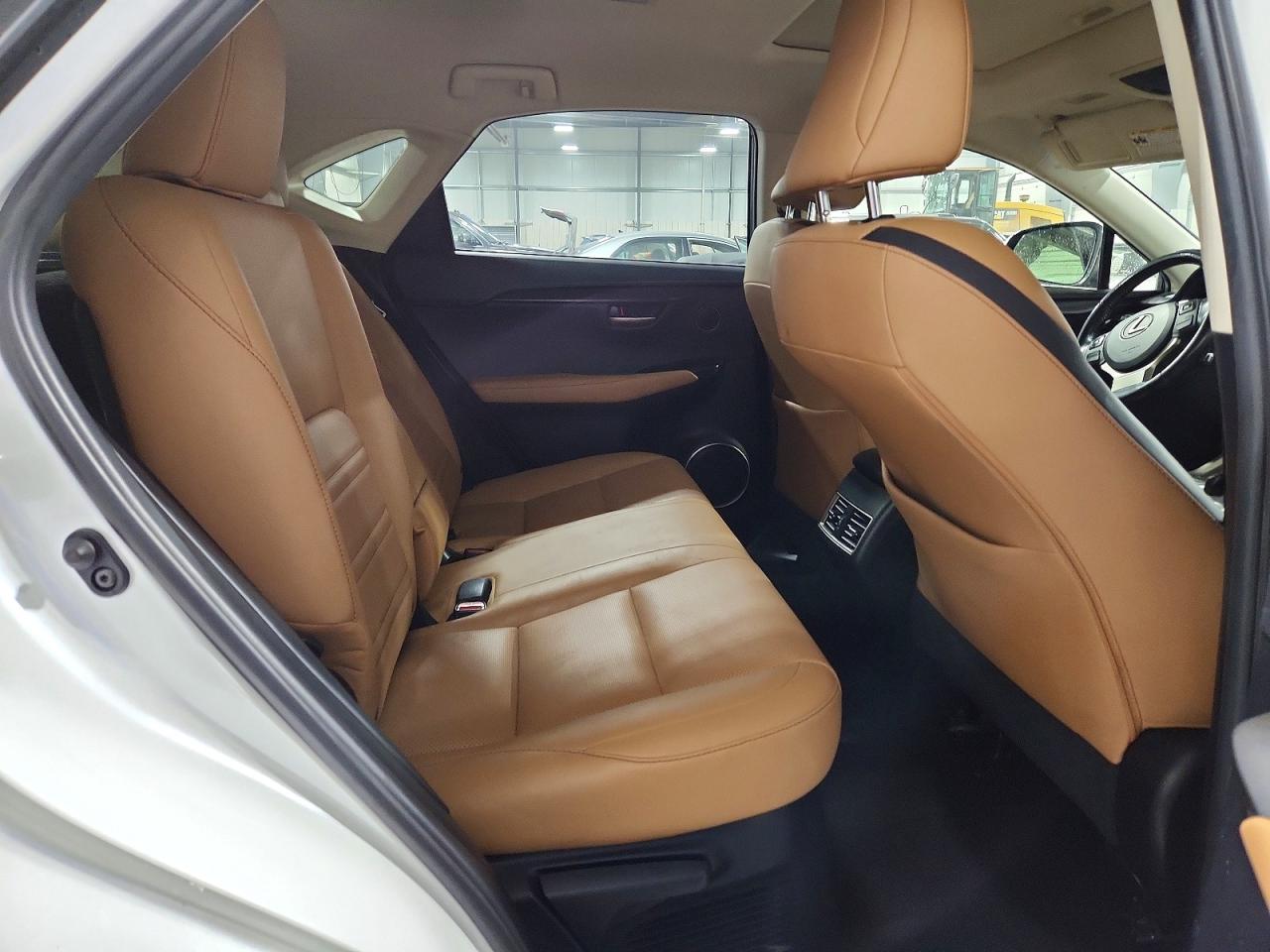 Lexus NX Base