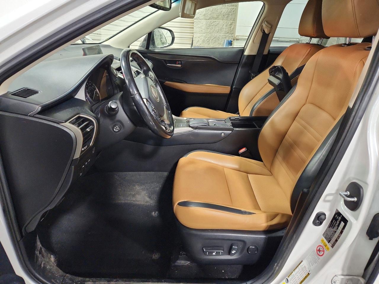 Lexus NX Base